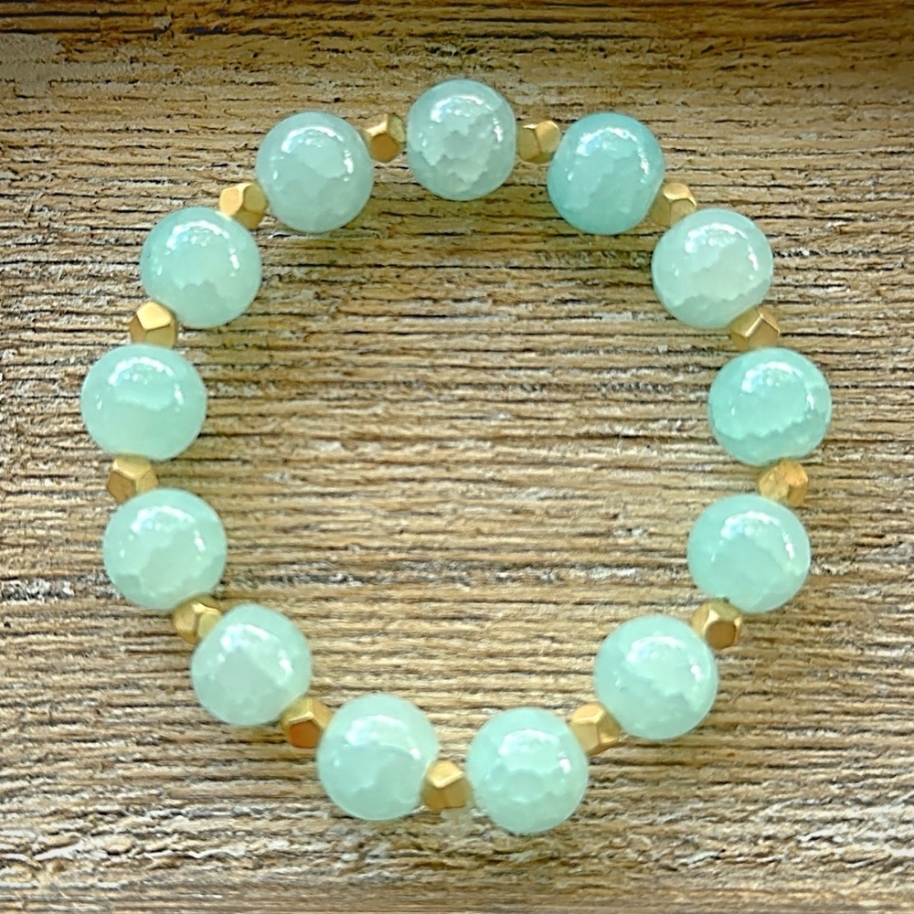 Green Aventurine 8mm beaded bracelet with 2mm brushed gold hex spacer be…